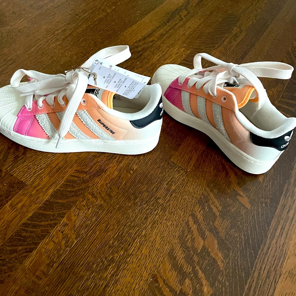 Adidas Women’s Superstar XLG, size 6, NEW